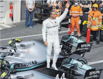  ?? FOTO: DPA ?? Lewis Hamilton nach seinem sechsten Sieg im achten Saisonrenn­en.
