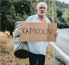  ?? Foto: Bioscop ?? Cokoliv a kamkoliv Film se utápí v záplavě banalit.