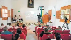  ??  ?? EL DIRECTOR DE LA INSTITUCIÓ­N de educación superior en Ocaña, Edgar Antonio Sánchez Ortiz, entregó a la comunidad educativa el informe de gestión de 2018.