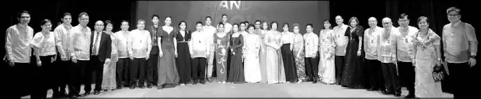  ??  ?? In photo are FEU’s distinguis­hed awardees and university officers.