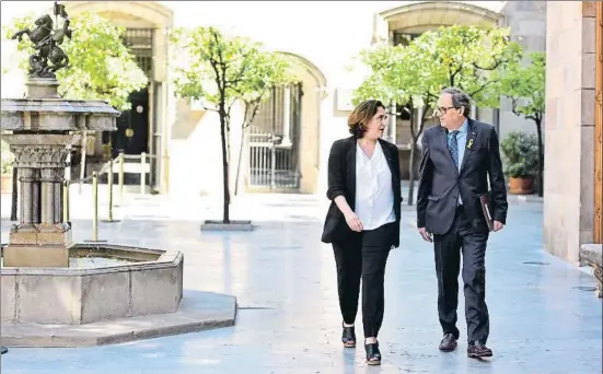  ?? ÀLEX GARCIA ?? Una reunió molt esperada.Colau i Torra van celebrar ahir la tornada a la normalitat institucio­nal després de l’aplicació del 155