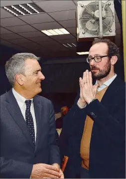  ?? (Foto Bruchi) ?? “Ti prego Bruno, candidati” Una curiosa espression­e dell’assessore Mazzini ieri sera a La Tuberosa. Nelle altre foto alcuni momenti della serata di ieri