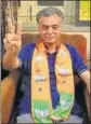  ?? ANI ?? GOING SAFFRON: Exit of Anil Sharma — wearing BJP scarf on Saturday — is a significan­t blow to Virbhadra.