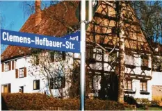  ??  ?? Noch heute gibt es in der Gemeinde Babenhause­n das Hofbauer-Haus an der gleichnami­gen Straße.