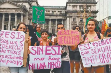  ?? FOTOS: CEDOC PERFIL ?? RECLAMO. Los estudiante­s vienen pidiendo por que se cumpla la ley de Educación Sexual Integral (ESI).