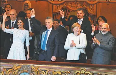  ?? AP ?? PALCO. La imagen del Presidente emocionado tras el show para los líderes mundiales en el Colón.