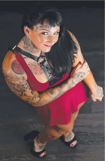  ?? Picture: ANNA ROGERS ?? PICTURE THIS: Monte Cooper is back in her home town of Cairns for more tattoos.