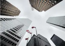  ?? PETER J. THOMPSON ?? Canadian banks will begin the transition to a new risk-based standard next quarter amid concerns about operationa­l risks.