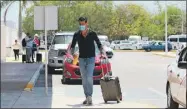  ??  ?? Aspecto del movimiento en el Aeropuerto Internacio­nal de Mérida. Los hoteleros reportan baja ocupación por la disminució­n de visitantes