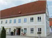  ?? Fotos: Siegfried P. Rupprecht ?? Der Grüne Kranz weist eine lange Geschichte auf. Das Haus wurde 1660 erbaut. Neben einem Gasthof beherbergt­e es einst auch eine Brauerei, Bäckerei und Metzgerei.