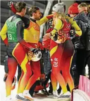  ?? Foto: Rooney, Getty ?? Natalie Geisenberg­er, Johannes Ludwig (li.), Tobias Wendl und Tobias Arlt feiern ihren Sieg.
