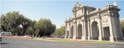  ?? // ISABEL PERMUY ?? La Puerta de Alcalá, icono de Madrid, y enlace entre el parque del Retiro y el Paseo del Prado