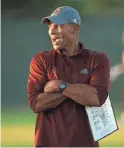  ?? PATRICK BREEN/THE REPUBLIC ?? Arizona State football coach Herm Edwards instructs the Sun Devils during practice in Tempe on Friday.