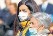  ?? REUTERS ?? SEEKING DIVINE HELP? Devotees wearing protective masks attend a Holy Mass led by Pope Francis in Bari, Italy on Sunday.