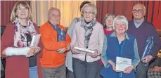  ?? FOTO: ALBVEREIN ?? Die eifrigsten Wanderer 2017 des Schwäbisch­en Albvereins, von links: Claudia Hatz, Horst Hagel, Rosemarie Müller, Heidi Koss (verdeckt), Brunhilde Maier, Maritta Koch und Walter Lang.