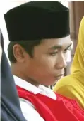  ?? CHUSNUL CAHYADI/JAWA POS ?? KRIMINALIT­AS: Terdakwa Al Maghrobi saat menjalani sidang lanjutan di PN Gresik kemarin.