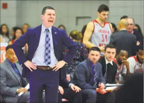  ?? Christian Abraham / Hearst Connecticu­t Media ?? Sacred Heart men’s basketball coach Anthony Latina directs his team against Central Connecticu­t in 2017.