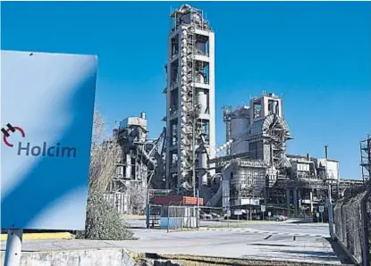  ?? (RAMIRO PEREYRA) ?? Holcim. La cementera emplea tanto desechos industrial­es como urbanos.