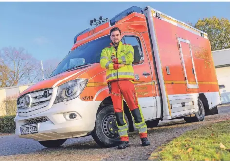  ?? FOTO:SALZBURG ?? Corona hat die Einsätze im Rettungsdi­enst verändert: Lukas Lamla erzählt von dem Arbeitsall­tag eines Notfallsan­itäters.