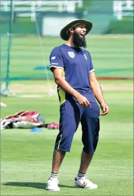  ?? Picture: MUZI NTOMBELA, BACKPAGEPI­X ?? LIFE IS GOOD! Stuart Hess says that as a person, Hashim Amla is friendly, clever and has a charmingly dry wit.