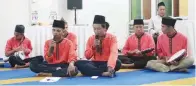  ??  ?? PERSEMBAHA­N qasidah oleh Kumpulan Syababul Amin.