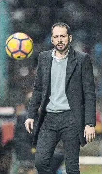  ?? FOTO: P.PUNTÍ ?? Pablo Machín Se juega el ascenso a la Tercera con el Girona