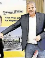  ?? GERT EGGENBERGE­R ?? Gerhard Köfer (rechts) mit seiner jüngsten „Neuerwerbu­ng“Christian Scheider