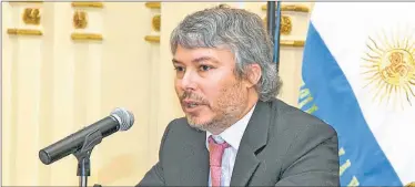  ??  ?? TITULAR. Mariano Federici, jefe de la UIF, ya puso en marcha la medida que generará revuelo.