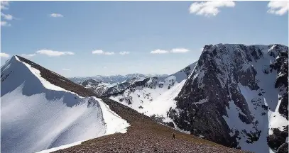  ??  ?? ●● Paul Brett’s prize-winning picture taken from the summit of Ben Nevis