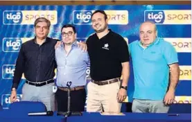  ?? SILVIA NÚÑEZ. ?? Norman Chaves, director corporativ­o de Tigo; Juan Carlos Retana de Herediano, Daniel Coto de Multimedio­s y Orlando Moreira de Fuerza Herediana.