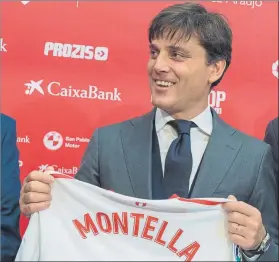  ?? FOTO: EFE ?? Montella, ilusionado. Antes de ser presentado, quiso conocer la ciudad deportiva