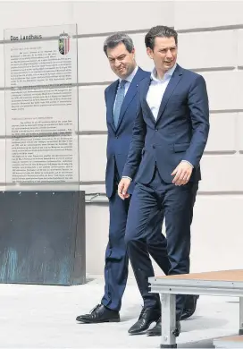  ??  ?? Bundeskanz­ler Sebastian Kurz schlug sich in Linz ganz deutlich auf die Seite von Bayerns Ministerpr­äsident Markus Söder. Wien/Linz