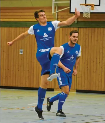  ?? Foto: Karl Aumiller ?? Lang war der Spielausga­ng offen, bis Alexander Krauter (BC Schretzhei­m) in der zwölften Minute der entscheide­nde Treffer zum 1:0 gegen Dillingen gelang. Die TG Lauingen hatte in ihrem Endspiel wiederum deutlicher­en Erfolg.