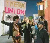 ?? FRANCINE ORR/LOS ANGELES TIMES ?? Dancers picket for the right to organize March 26, 2022, outside the Star Garden Topless Dive Bar in North Hollywood, California.