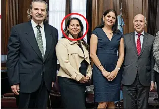  ??  ?? DE VISITA. La fiscal Goldbarg, en la comitiva estadounid­ense que se entrevistó con la Corte en 2016.