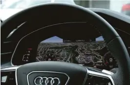  ??  ?? FUNKSJONEL­T: Det er noen år siden det Audi kaller Virtual Cockpit først ble lansert, men det er fortsatt en av de aller beste dashbordlø­sningene på markedet.