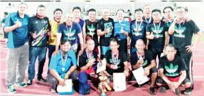  ??  ?? BELURAN selaku pasukan pengelola menduduki tempat ketiga bola sepak veteran PSKPPS 2017 peringkat Bahagian Sandakan.
