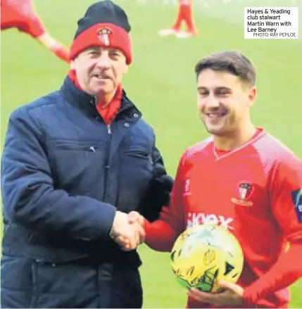  ?? PHOTO: RAY PEPLOE ?? Hayes &amp; Yeading club stalwart Martin Warn with Lee Barney