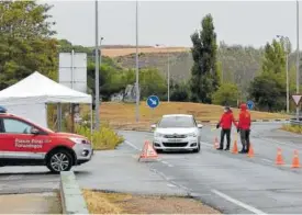  ?? Foto: María San Gil ?? Control perimetral de la Policía Foral en San Adrián.