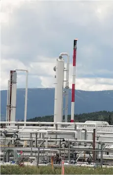  ?? DERRICK PENNER ?? While several major LNG projects in B.C. have been cancelled or stalled due to poor market conditions, a planned 900-kilometre pipeline to export the product to the coast is still very much alive.