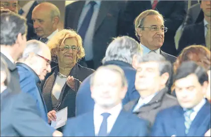  ?? FOTO: SIRVENT ?? Manuela Carmena es la alcaldesa de Madrid
que le ha dicho a Florentino Pérez que no podrá hacer el nuevo Bernabéu