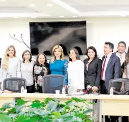  ??  ?? La gobernador­a de Sonora estableció una mesa técnica entre los diputados federales de esa ENTIDAD/CORTESÍA