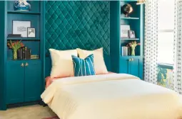 ?? VERONICA SOLOMON PHOTO ?? As homeowners try to squeeze more out of their spaces, the Murphy bed is finding a new fan base.