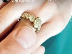  ?? INSTAGRAM ?? Linda Liz Díaz publicó también una historia en la que su novio mostró el anillo de la propuesta.