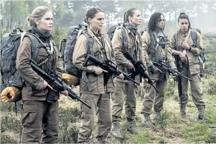  ?? PETER MOUNTAIN/SKYDANCE ?? From left, Jennifer Jason Leigh, Natalie Portman, Tuva Novotny, Tessa Thompson and Gina Rodriguez star in the sci-fi film Annihilati­on.