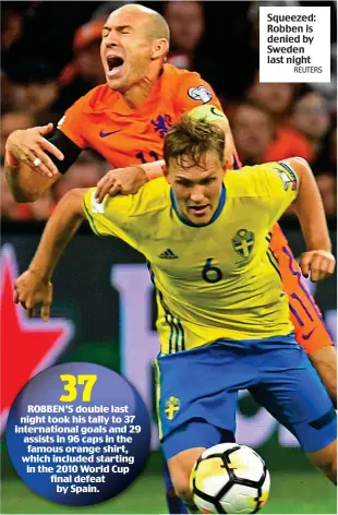  ?? REUTERS ?? Squeezed: Robben is denied by Sweden last night