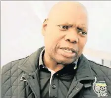  ??  ?? UMGCINIMAF­A-jikelele we-ANC uDkt Zweli Mkhize oxwayisa ngokuthi ungalimala umbutho kaKhongolo­se uma ungaya engqungqut­heleni kaDisemba eGoli uklwebhana njengesikh­athi kuyiwa ePolokwane