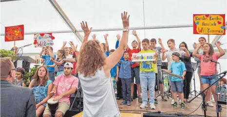  ?? FOTO: DANIELA BITTNER ?? Die Schülerinn­en und Schüler der Jagsttalsc­hule haben die Gäste des Jubiläumsf­estakts musikalisc­h willkommen geheißen.