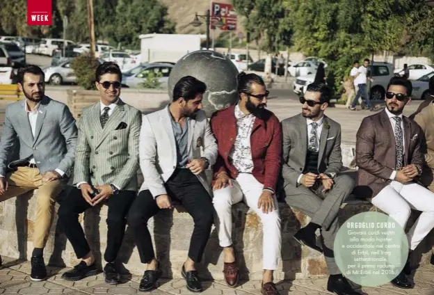  ??  ?? ORGOGLIO CURDO Giovani curdi vestiti alla moda hipster e occidental­e nel centro di Erbil, nell’Iraq settentrio­nale, per il primo raduno di Mr.Erbil nel 2016.