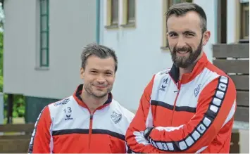  ?? Foto: Peter Kleist ?? Das Merchinger Trainerduo Simon Biallowons (links) und Michael Schuster gibt sich vor dem Aufstiegss­piel gegen Fischach am Samstag optimistis­ch.
